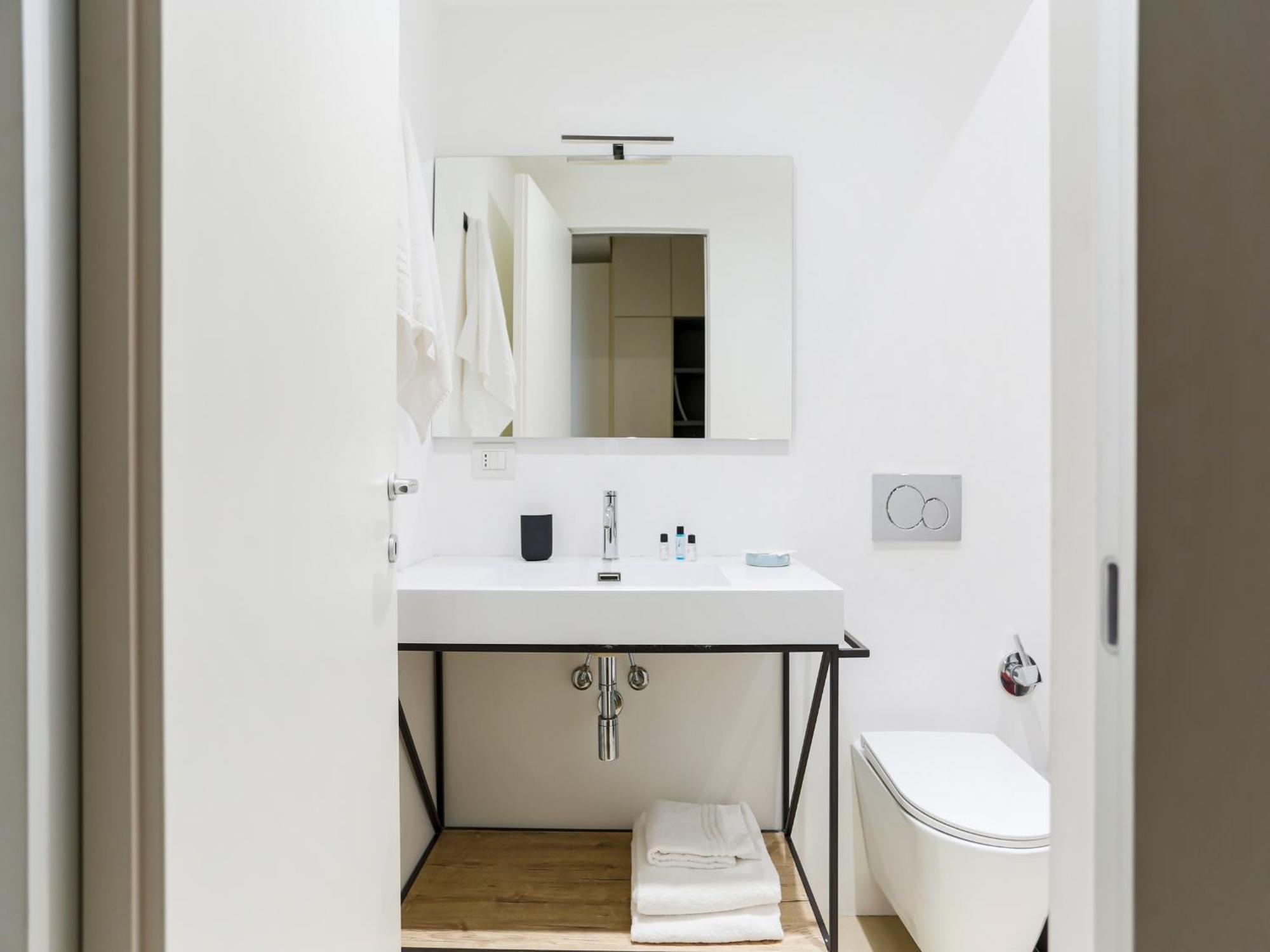 The Best Rent - Bright One-Bedroom Apartment In Corso Vittorio Emanuele II Milano Esterno foto