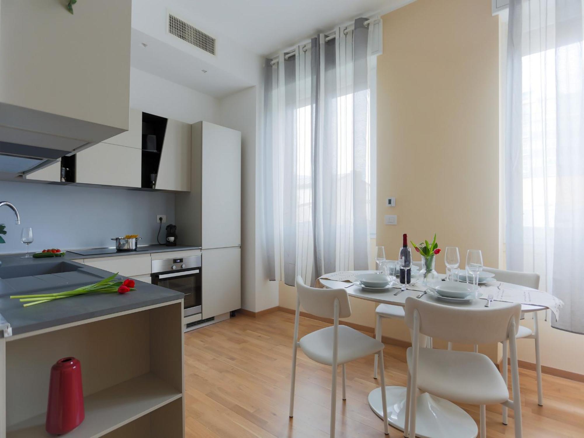 The Best Rent - Bright One-Bedroom Apartment In Corso Vittorio Emanuele II Milano Esterno foto